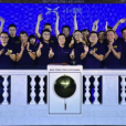跨界造车三年后公司上市,市值150亿美元,他两次创业终于把遗憾补齐